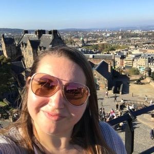 Meet your Posher, Christina